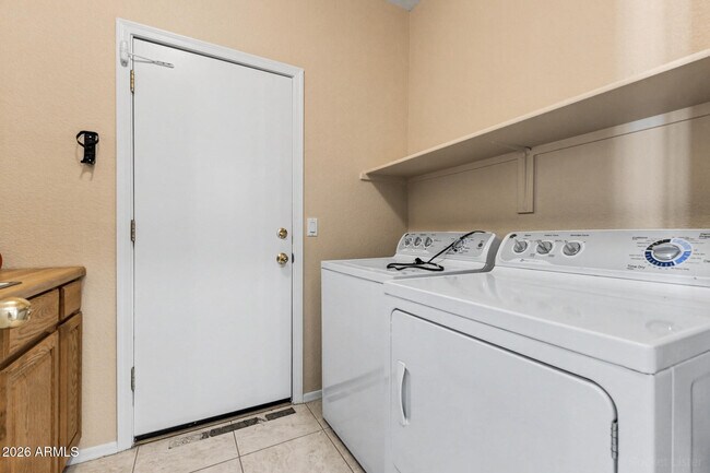 Building Photo - 8373 W Mary Ann Dr