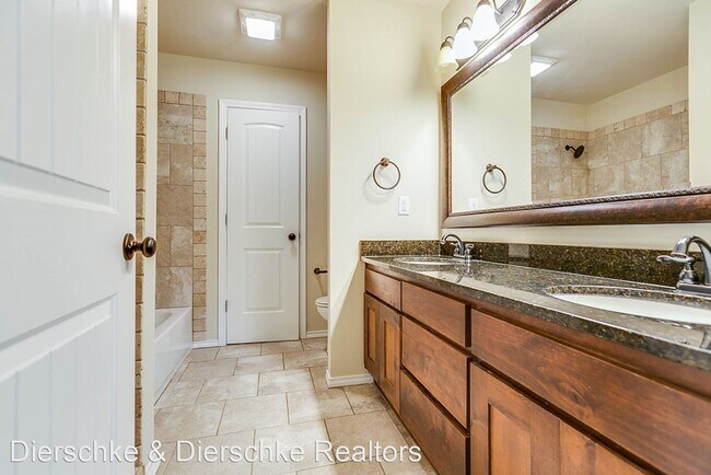 Building Photo - 3 br, 2.5 bath House - 3515 Green Ridge Dr.