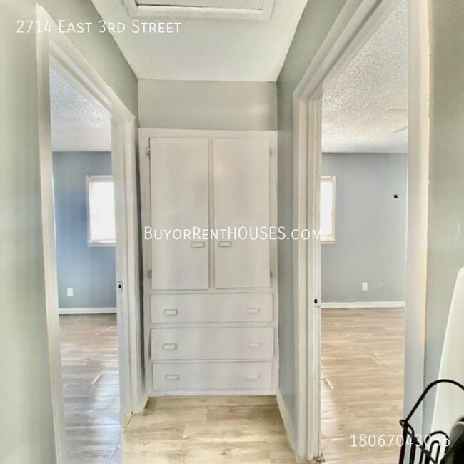 Building Photo - RENT is $725+ Pay $0 deposit at Move-In (S...