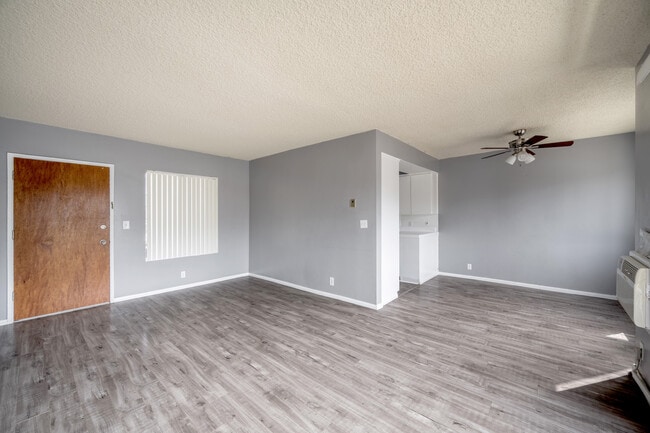 Building Photo - 1025 E Lomita Ave