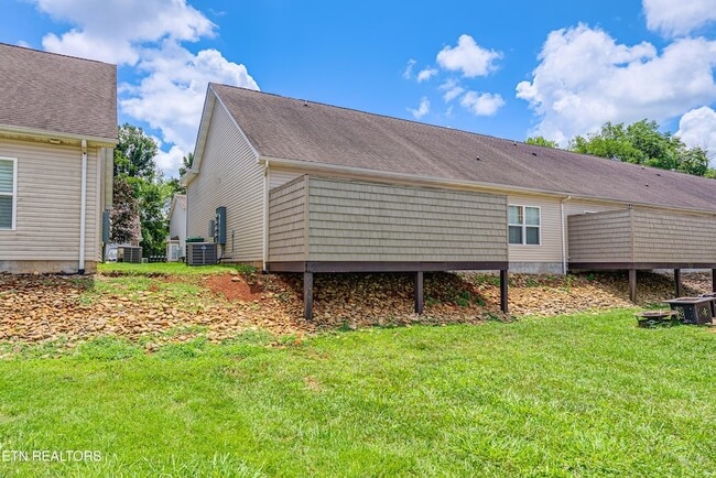 Building Photo - 114 Pewter Way