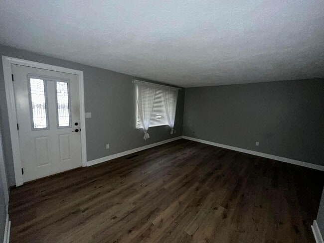 Building Photo - 3535 Paris Blvd