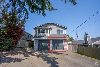 Building Photo - 906 N 101st St