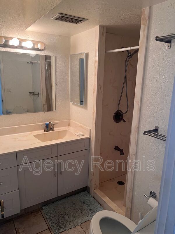 Foto del edificio - 1702 Kewalo St