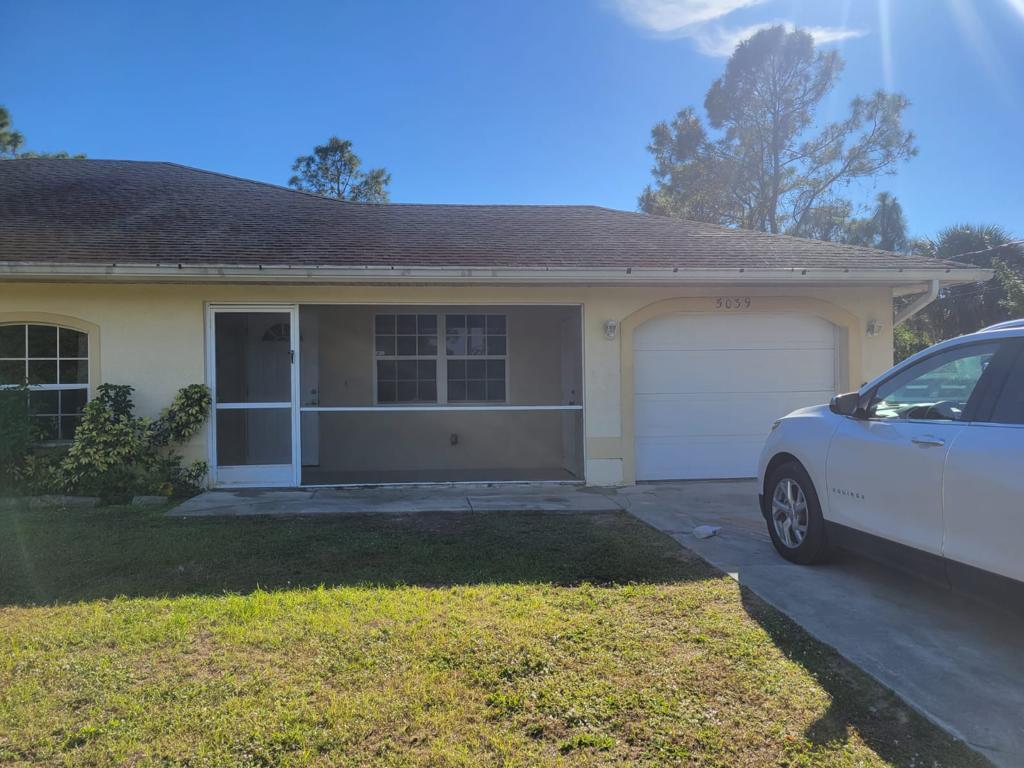 Foto principal - 5039 Locke Ln