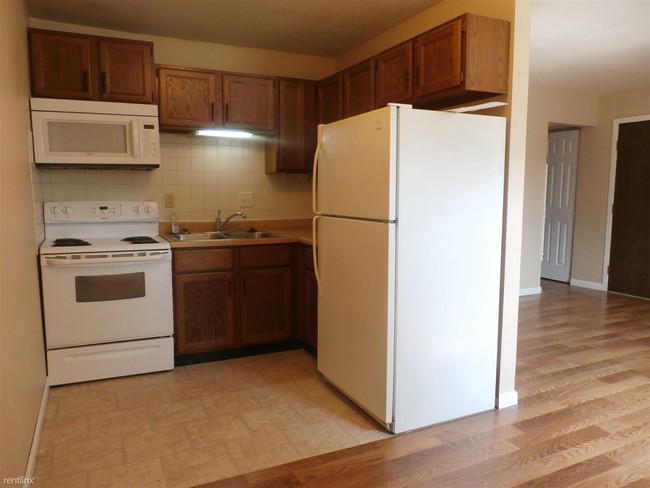Building Photo - 2 br, 1 bath Apartment - 12 W Mill St Apt 1