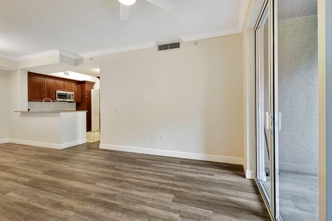 Foto del edificio - 1660 Renaissance Commons Blvd
