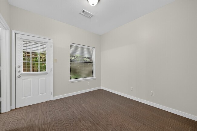 Building Photo - 4413 Koehler St