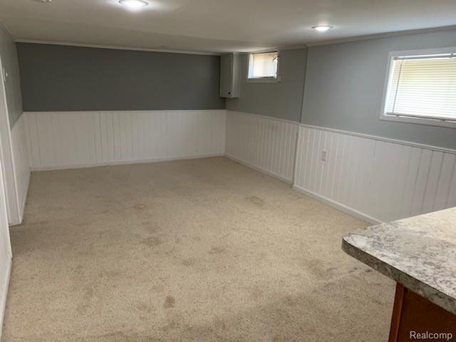 Building Photo - 832 Farnsworth Rd