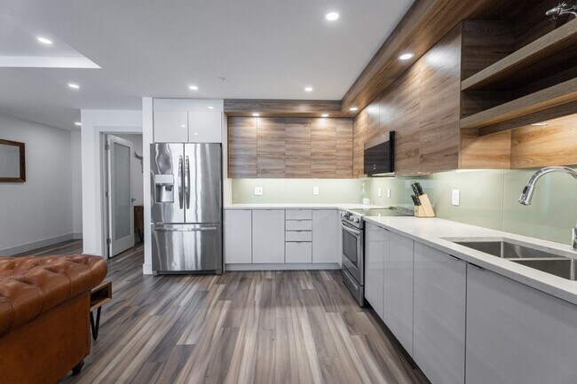 Photo du bâtiment - 5515 Clyde St.