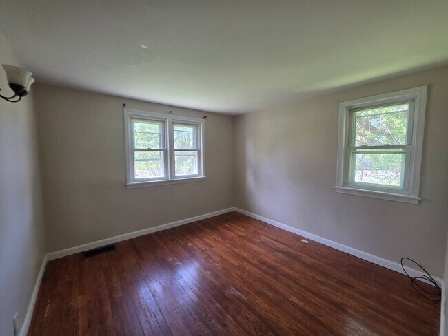 Foto del edificio - 6910 Buckley Rd