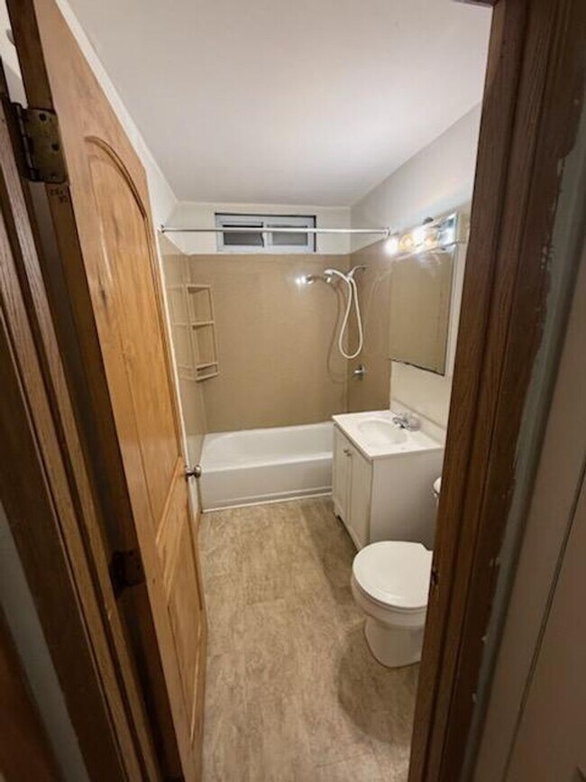 Building Photo - 1104/1106 Yuma Duplex