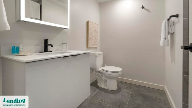 Building Photo - 2009 N Howard St