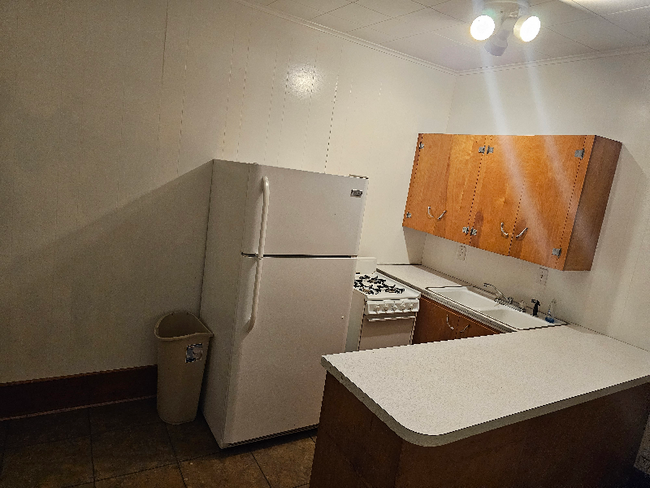 Building Photo - 208 Herbert Ave