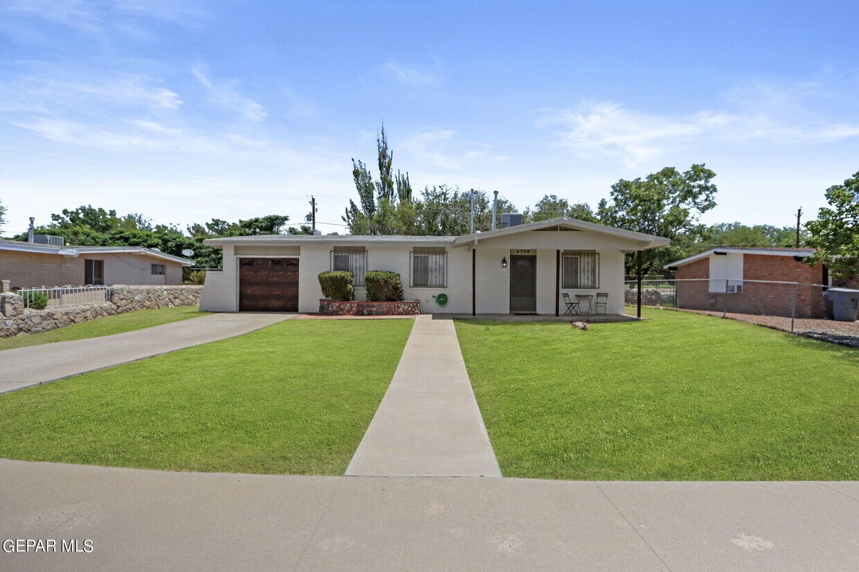 4708 Swan Dr, El Paso, TX 79922 House Rental in El Paso, TX