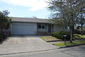 Building Photo - 5206 El Encanto Dr