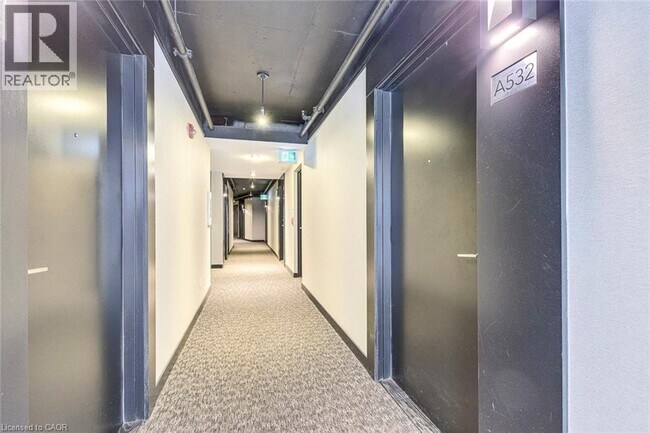 Photo du bâtiment - 5230 Dundas St