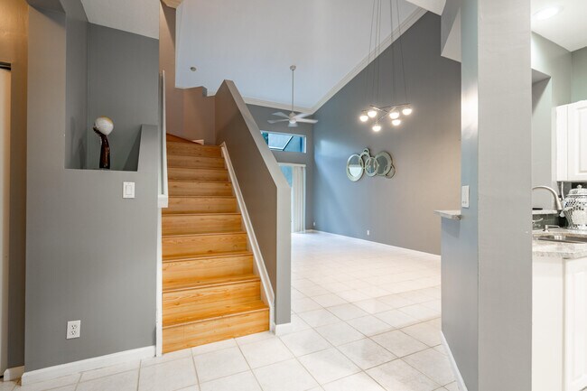 Foto del edificio - 5661 NW 125th Ave