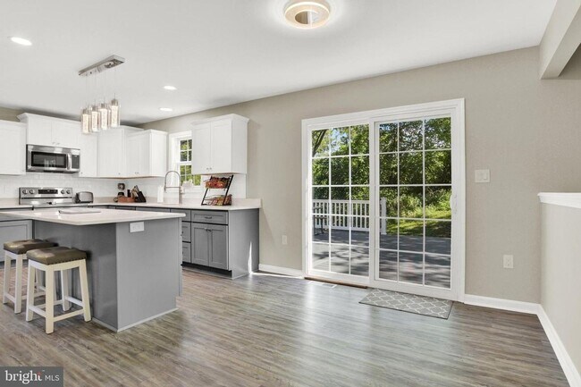 Foto del edificio - Spacious 4BR House in Lewisberry