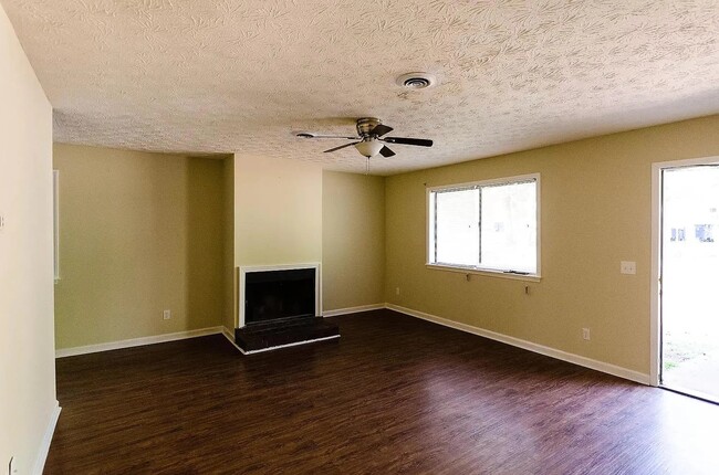 Building Photo - 113 Langford Ct