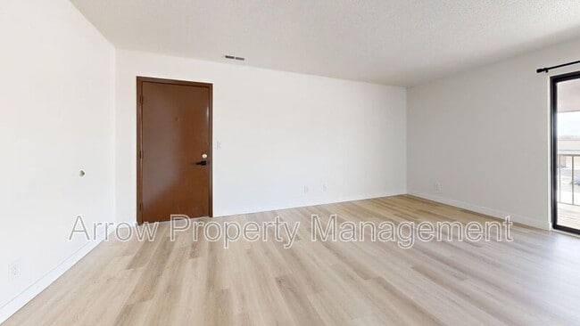 Foto del edificio - 201 E Arbor Ave