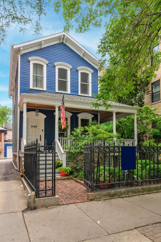 Primary Photo - 449 W Fullerton Pkwy