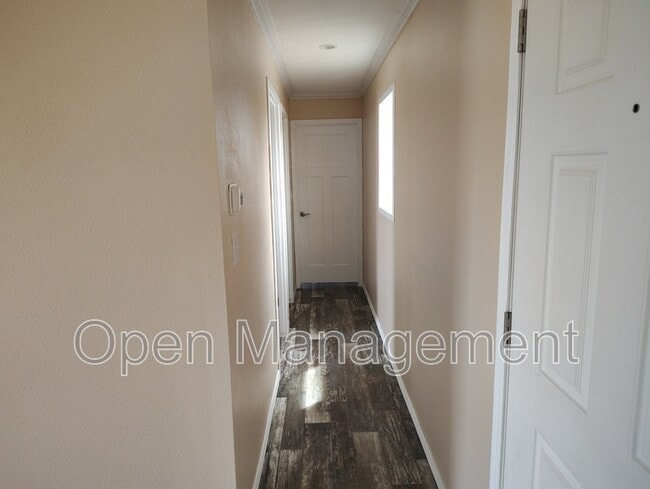 Foto del edificio - 120 Terry Blvd