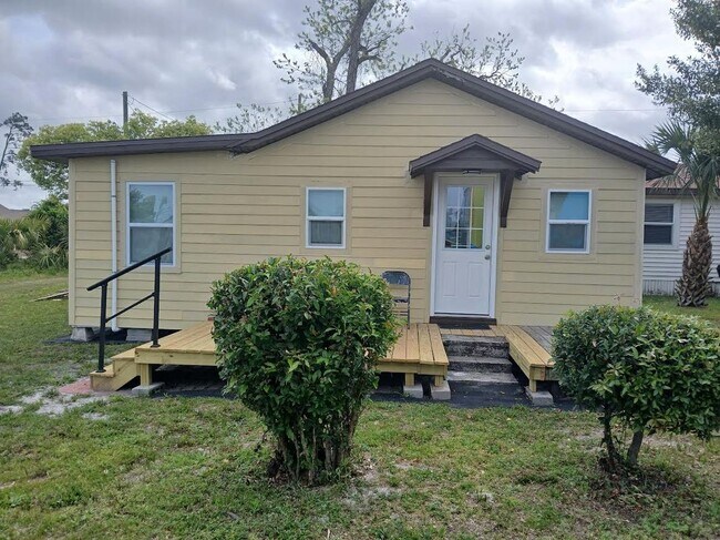 Foto del edificio - 319 1/2 E. 11th St