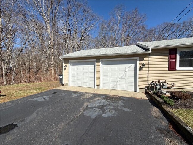 Foto del edificio - 209 Hatchery Rd