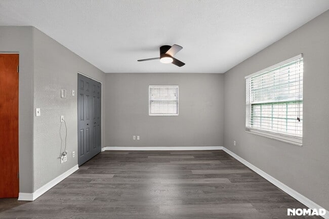 Building Photo - 516 3rd Ave NE