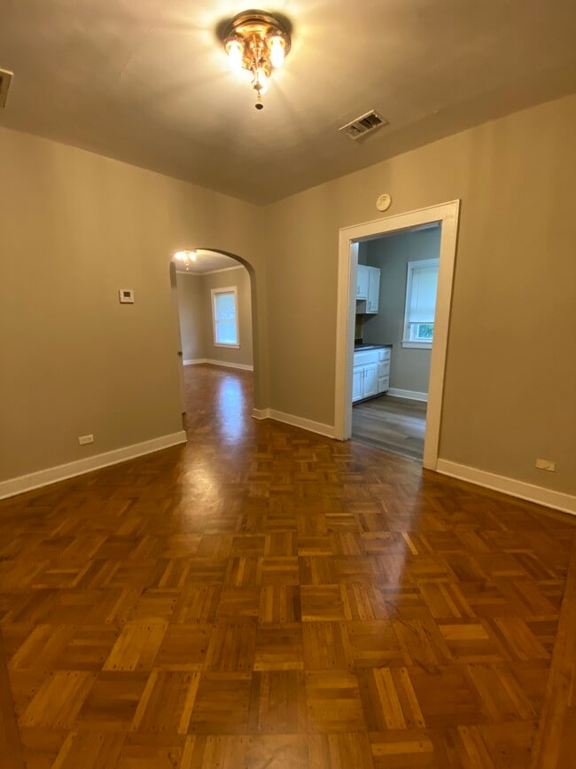 Building Photo - 309 W Whitney Ave