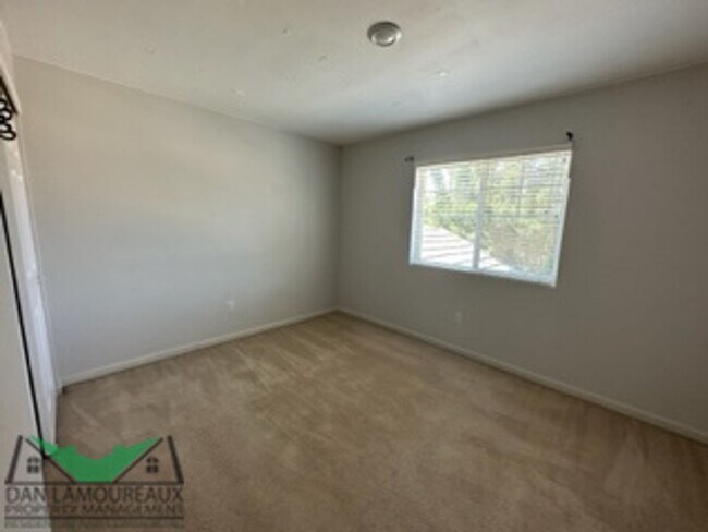 Foto del edificio - 4 Bedroom in East Woodland