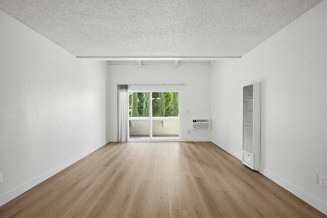 Unidad 218 - VIVA Apartment Homes