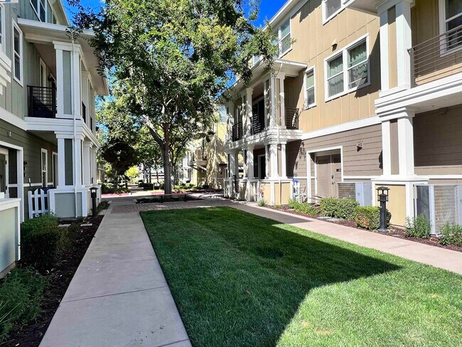 Building Photo - 4331 Westerly Common