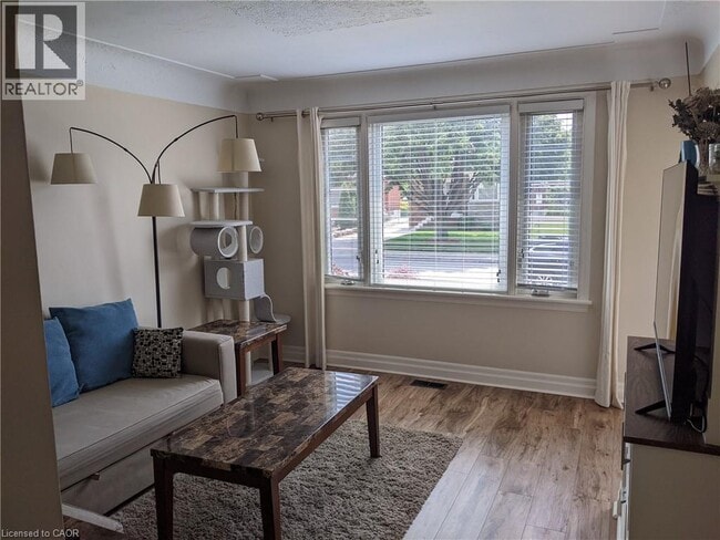 Building Photo - 257 Dundonald Ave