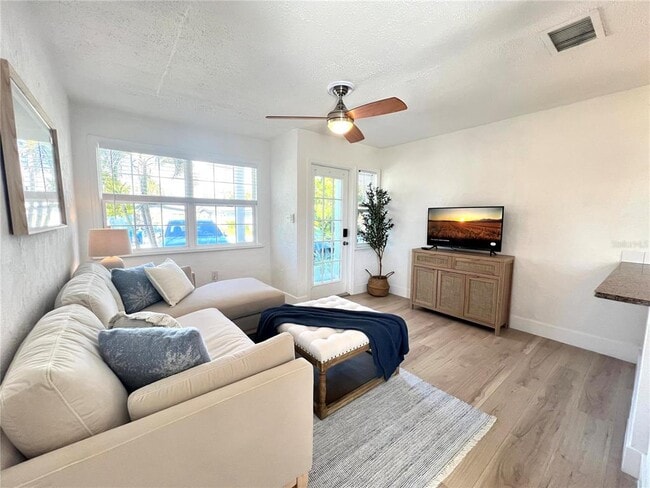 Building Photo - 13304 2nd St E