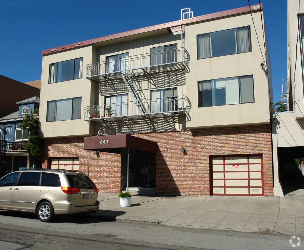 Primary Photo - 447 34th Ave