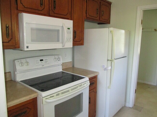Foto del edificio - 3 Bedroom Pet Friendly Home For Rent!