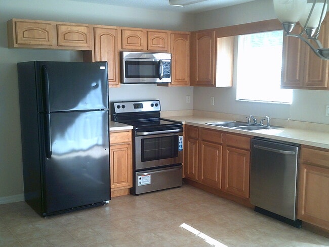 Building Photo - 1112 Orange Ave