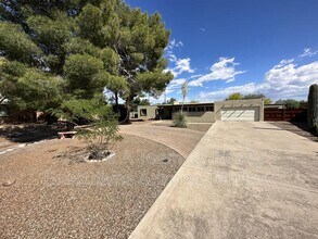 Building Photo - 7740 E Manor Pl