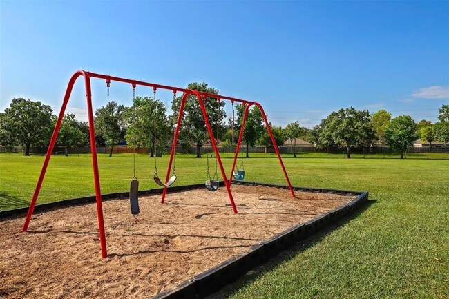 Building Photo - 3315 Honey Creek Dr