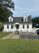 Building Photo - 1110 Poquonnock Rd