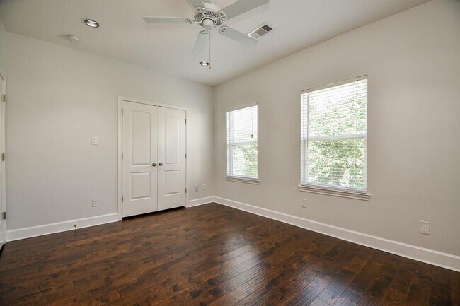 Building Photo - 5318 Avenue J