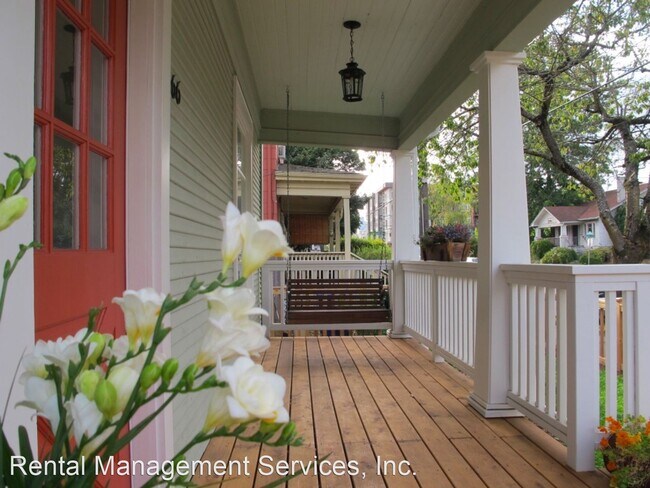 Building Photo - 3 br, 1.5 bath House - 66 NE Skidmore Ave