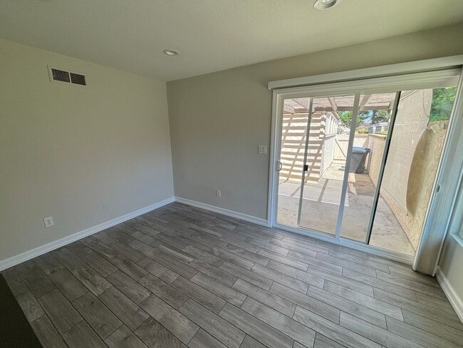 Building Photo - Upgraded 2 Bedroom Condo available in Cypress