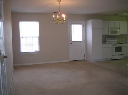 Building Photo - 1318 Waverly Place Dr