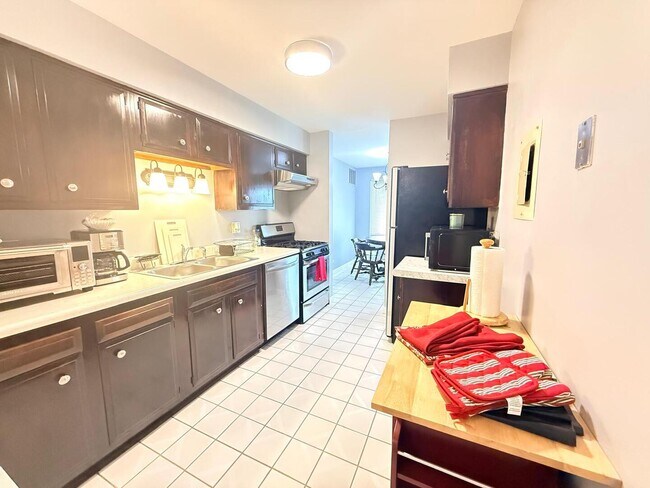 Foto del edificio - 3108 Roberts Dr