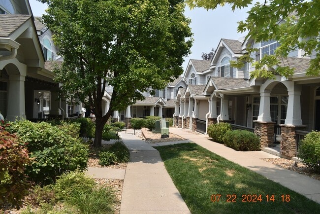 Building Photo - Reduced Price! Cozy and Convenient 2 Bedro...