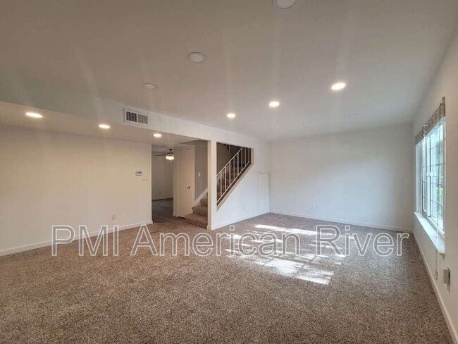 Building Photo - 6693 Greenback Ln