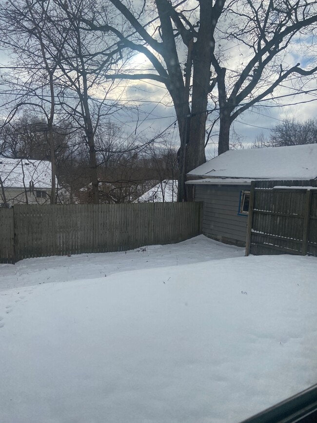 Foto del edificio - 757 Lawrence St